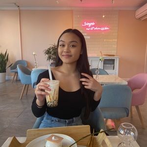 Meet your Posher, Ashla